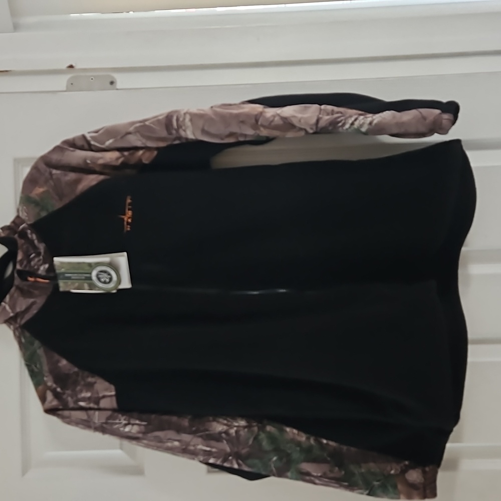 NEW. HABIT CAMO FLEECE JACKET.